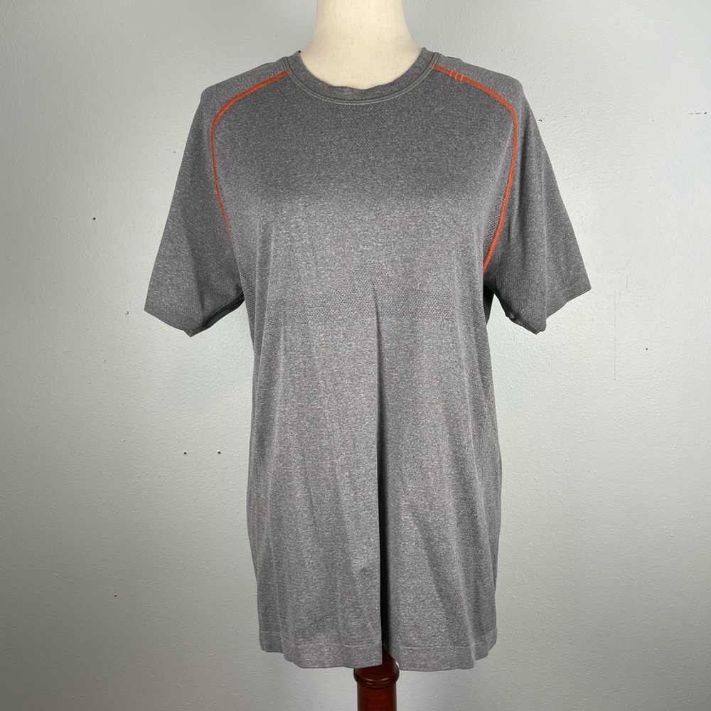 Lululemon Mens Athletic T-Shirt Size M EUC